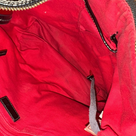 Dooney & Bourke shoulder bag. - Picture 4 of 4